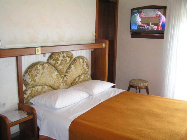 Guest House Lifestyle Holiday : photo 1 de la chambre chambre double avec balcon - vue sur mer