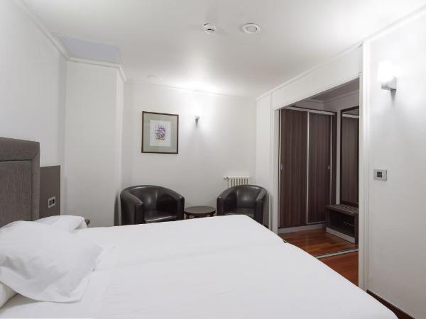 Hotel Yoldi : photo 2 de la chambre chambre triple