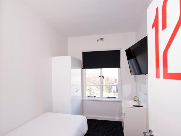 Mowbray Hotel : photo 2 de la chambre single room with shared bathroom and free welcome drink for one guest