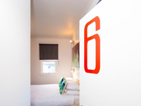 Mowbray Hotel : photo 2 de la chambre queen room with free welcome drink for two guests