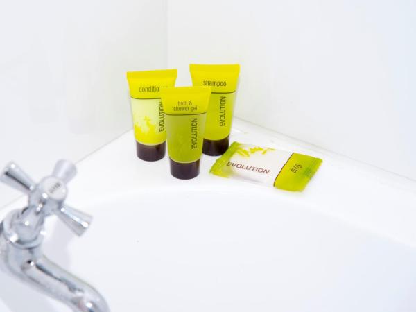 Mowbray Hotel : photo 5 de la chambre queen room with free welcome drink for two guests