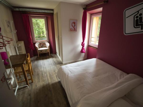 1861 Châtel Hostel : photo 5 de la chambre chambre double deluxe avec douche