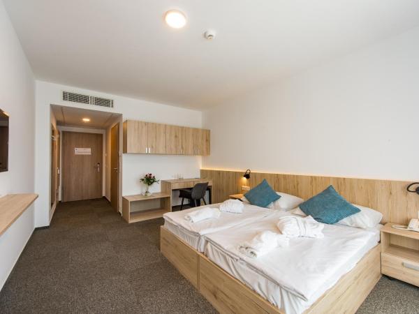 Akadémia Hotel : photo 4 de la chambre chambre double standard avec balcon 