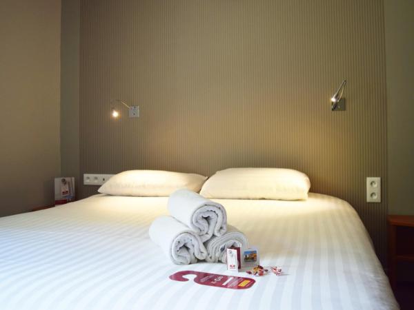 Brit Hotel Reims La Pompelle : photo 4 de la chambre chambre double supérieure pour personnes à mobilité réduite