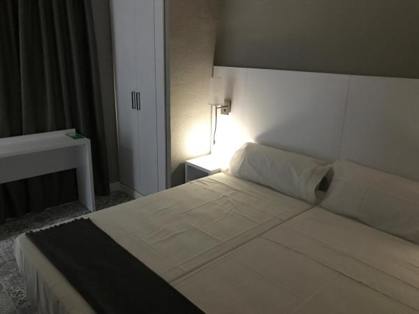 Hostal Boutique BBB Auto check in : photo 7 de la chambre petite chambre double