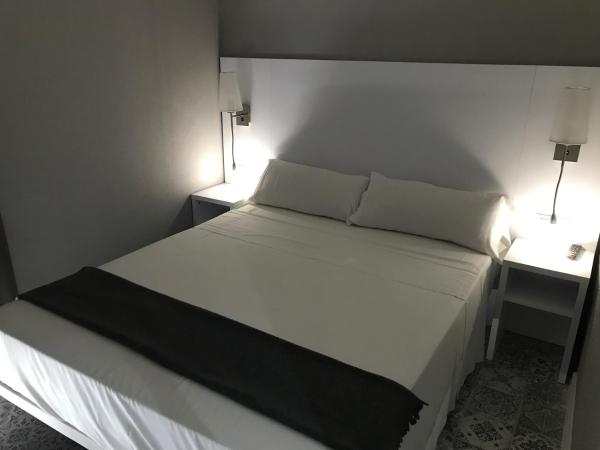 Hostal Boutique BBB Auto check in : photo 6 de la chambre petite chambre double