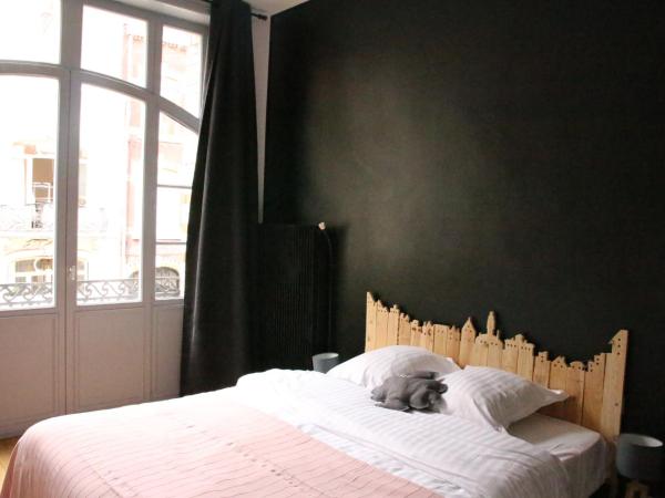 A & V Appart'hôtel : photo 8 de la chambre appartement