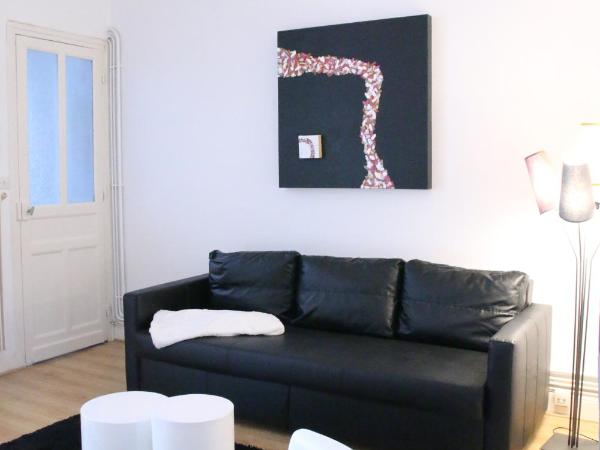 A & V Appart'hôtel : photo 2 de la chambre appartement