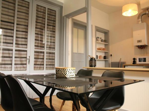 A & V Appart'hôtel : photo 5 de la chambre appartement