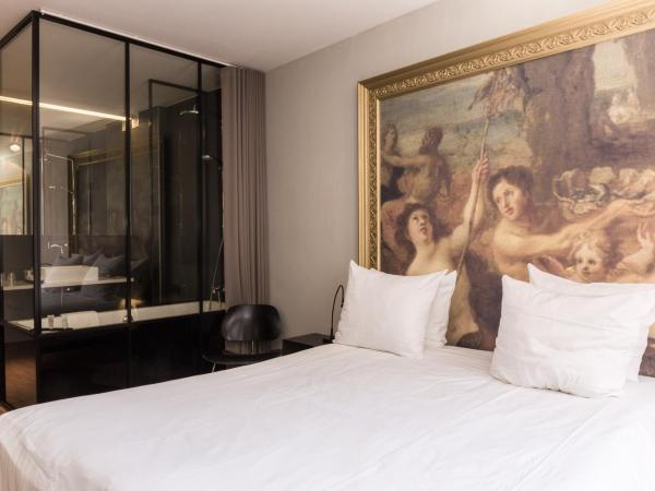 HotelO Kathedral : photo 5 de la chambre chambre double supérieure avec climatisation - vue sur cathédrale