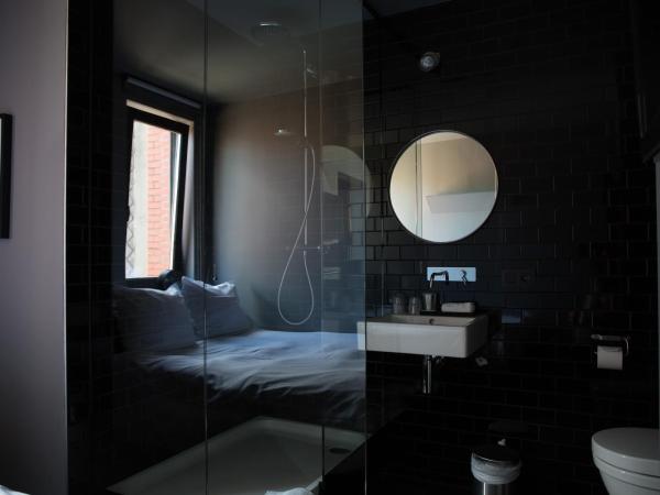 HotelO Kathedral : photo 7 de la chambre chambre familiale avec climatisation - vue sur cathédrale