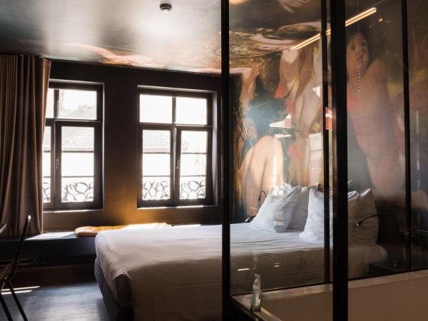 HotelO Kathedral : photo 8 de la chambre chambre familiale avec climatisation - vue sur cathédrale 