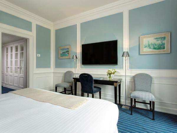 Hotel Lungarno - Lungarno Collection : photo 3 de la chambre chambre double ou lits jumeaux deluxe - vue sur rivière