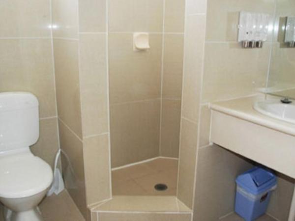 Red Cedars Motel : photo 2 de la chambre chambre lits jumeaux