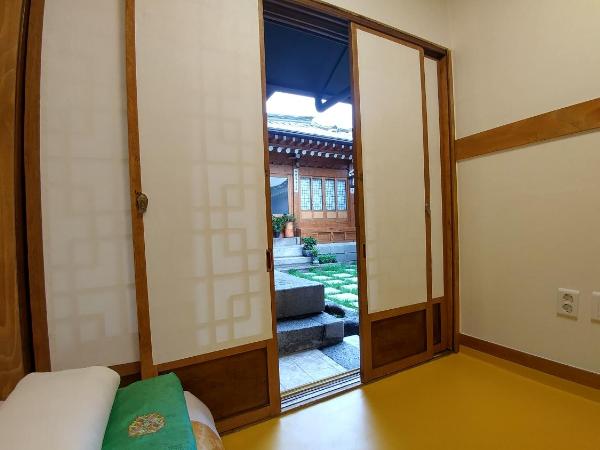 Sophia Hanok Guesthouse : photo 5 de la chambre chambre simple avec salle de bains privative