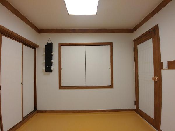 Sophia Hanok Guesthouse : photo 7 de la chambre chambre quadruple avec salle de bains privative