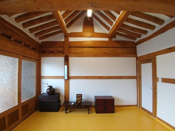 Sophia Hanok Guesthouse : photo 4 de la chambre suite familiale