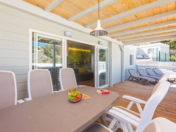 Maistra Camping Veštar Mobile homes : photo 7 de la chambre mobile home familial 3 chambres - oasis