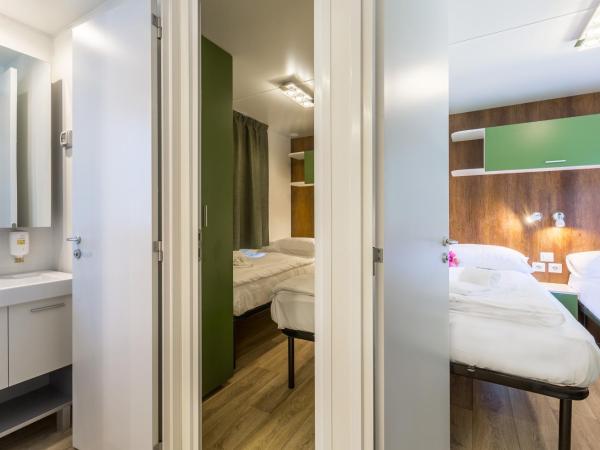 Maistra Camping Veštar Mobile homes : photo 7 de la chambre mobile home familial 3 chambres - escapade en forêt