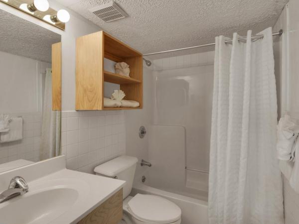 Ramada by Wyndham Panama City Beach / Beachfront : photo 1 de la chambre chambre avec 2 lits doubles - vue sur plage - non-fumeurs