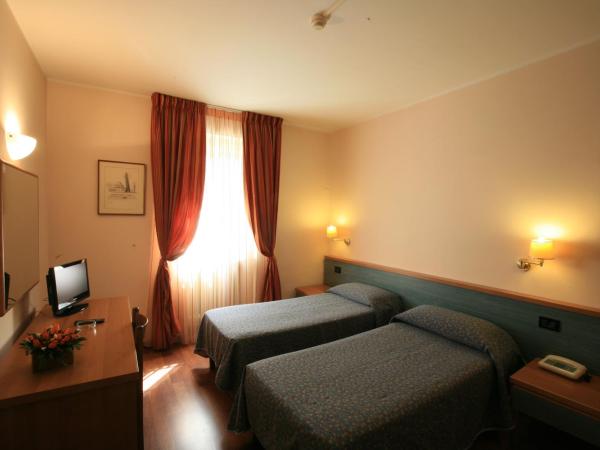 Hotel Roma : photo 4 de la chambre chambre lits jumeaux