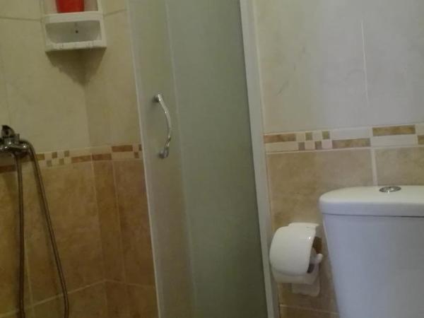 Alojamento S. Pedro : photo 4 de la chambre chambre double avec salle de bains privative