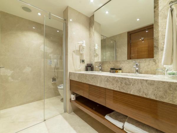 Ramada Resort Kusadasi & Golf : photo 6 de la chambre chambre double supérieure – vue sur mer