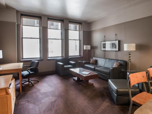 Magnolia Hotel Downtown Dallas : photo 3 de la chambre suite lit queen-size