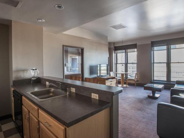 Magnolia Hotel Downtown Dallas : photo 4 de la chambre suite lit king-size