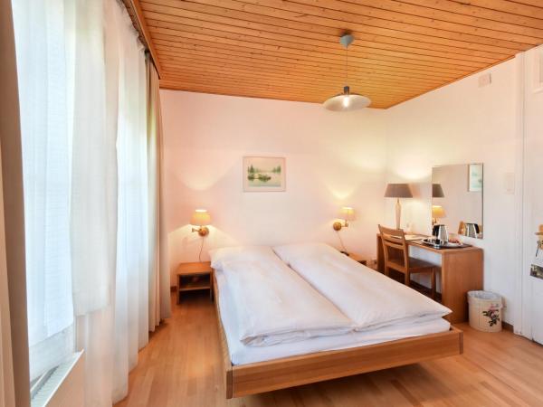Hotel National Bern : photo 1 de la chambre chambre standard lit queen-size