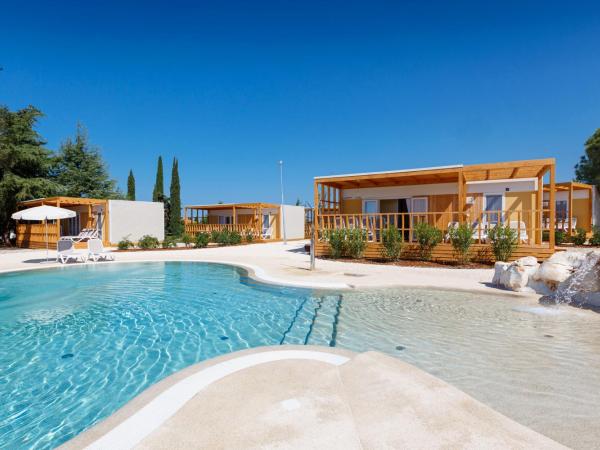 Maistra Camping Polari Mobile homes : photo 2 de la chambre mobile home 2 chambres premium