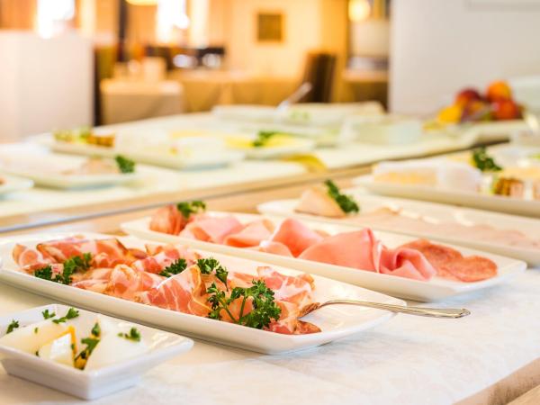 Hotel Römerstube : photo 4 de la chambre chambre triple