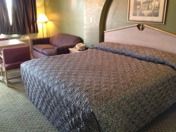 Budget Inn San Antonio Downtown I-10 East : photo 1 de la chambre chambre lit king-size