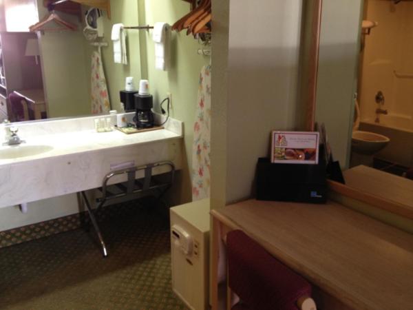 Budget Inn San Antonio Downtown I-10 East : photo 2 de la chambre chambre lit king-size