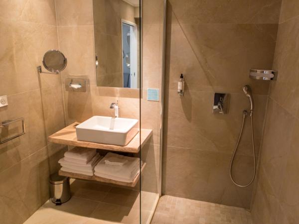 Hôtel La Caravelle : photo 4 de la chambre suite junior - vue sur jardin