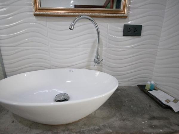 The Pool Resort : photo 2 de la chambre chambre double standard