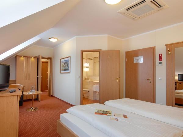 Hotel Kriemhild am Hirschgarten : photo 4 de la chambre suite familiale