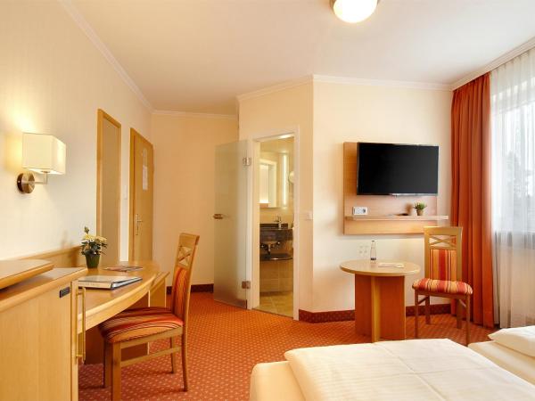 Hotel Kriemhild am Hirschgarten : photo 4 de la chambre chambre double