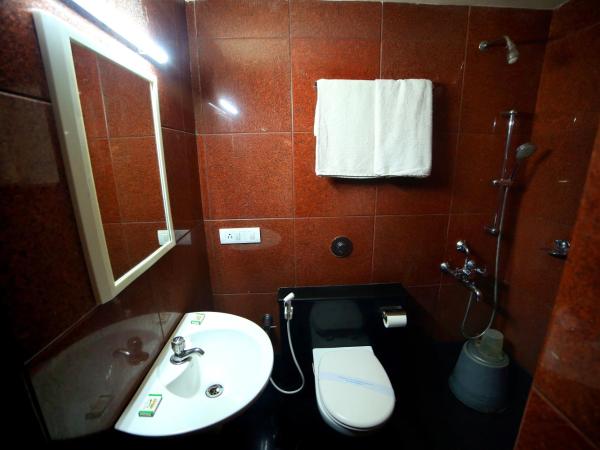 Nayagara Hotel : photo 4 de la chambre grande chambre double 