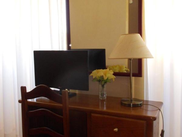 Hotel Larbelo : photo 7 de la chambre chambre triple