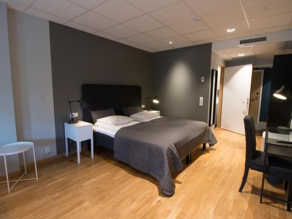 Spoton Hotel : photo 2 de la chambre chambre double de luxe avec canapé-lit