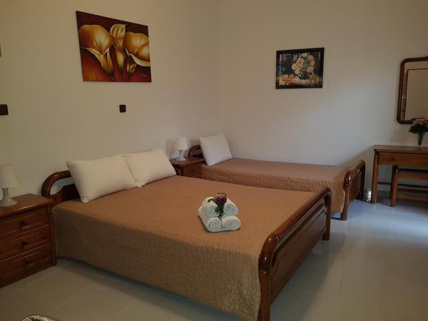 Georgia Old Town Apartments : photo 2 de la chambre chambre triple