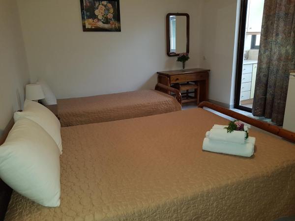 Georgia Old Town Apartments : photo 3 de la chambre chambre triple