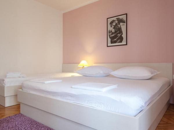 Guest House Damir : photo 4 de la chambre grande chambre double 