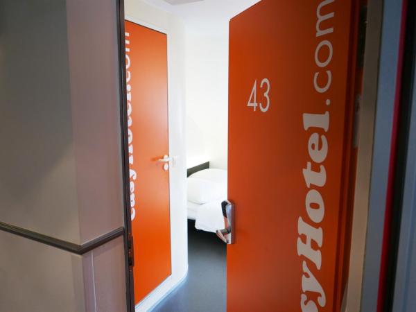 easyHotel Zürich City Centre : photo 2 de la chambre chambre double Économique (1 à 2 personnes)