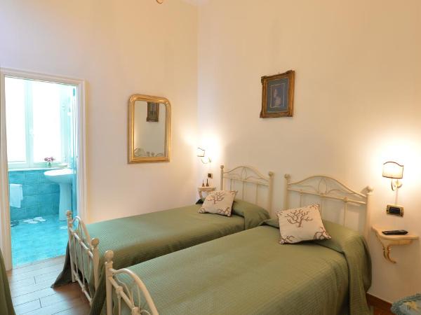 B&B Residenza Via Dei Mille : photo 2 de la chambre chambre double