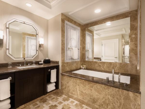 Caesars Palace Hotel & Casino : photo 3 de la chambre suite lit king-size premium palace