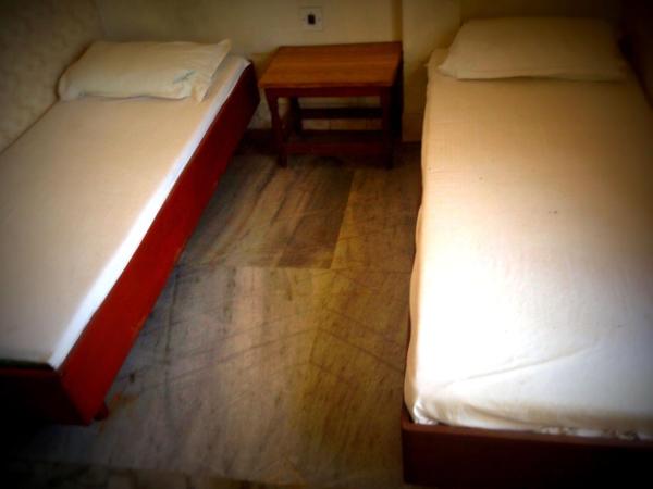 GP Mansion : photo 2 de la chambre chambre double avec salle de bains privative