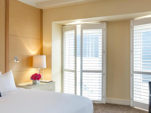 Hotel Sofitel Los Angeles at Beverly Hills : photo 7 de la chambre chambre lit king-size de luxe beverly - vue sur beverly blvd