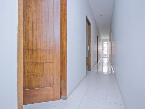 UROOMS Tanah Abang : photo 7 de la chambre chambre double standard